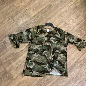 Ruffle bell sleeve camo